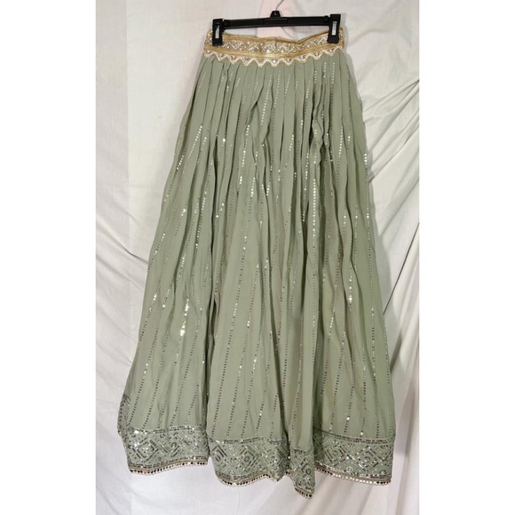 Embroidered Indian Lehenga - Picture 6 of 8